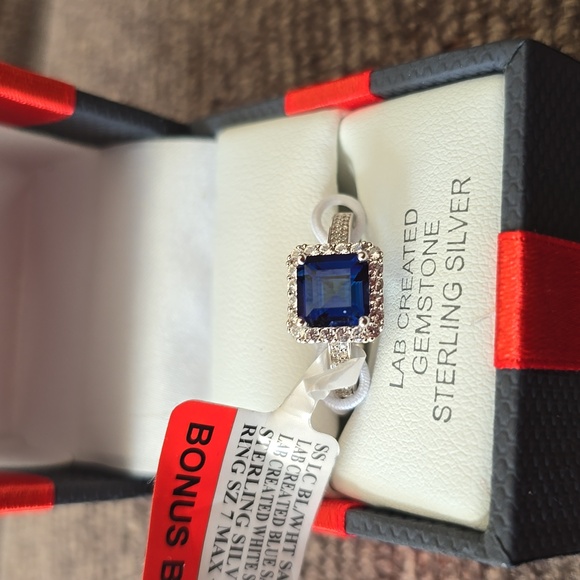BEAUTIFUL BLUE & WHITE SAPPHIRE LAB CREATED GEMSTONE STERLING SILVER RING SIZE 7 - Picture 3 of 12